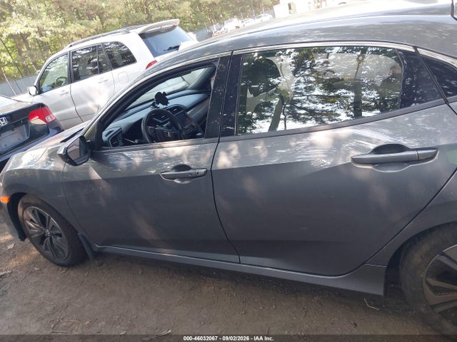 46032067 :رقم المزاد ، SHHFK7H55HU428610 vin ، 2017 Honda Civic Ex مزاد بيع