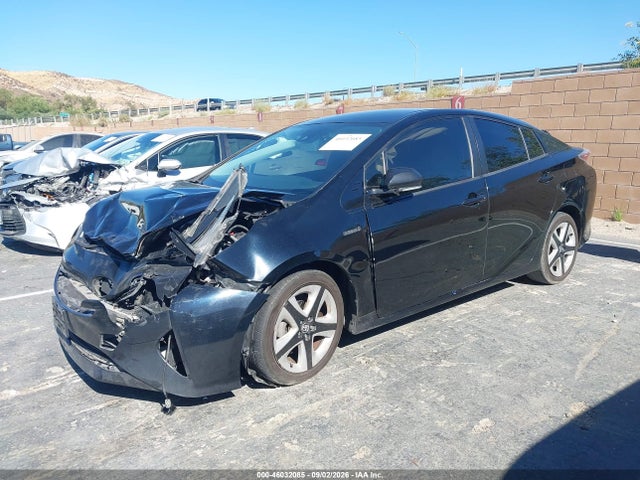 Toyota Prius Three Touring 2016 JTDKARFU1G3019847 Image 2