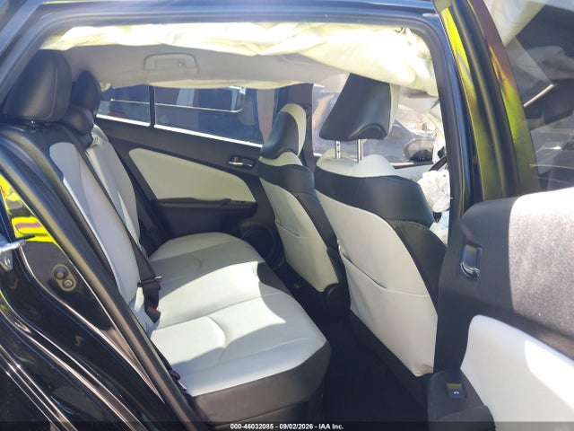 Toyota Prius Three Touring 2016 JTDKARFU1G3019847 Image 8