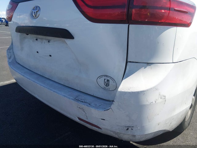 5TDZZ3DCXHS807976 Toyota Sienna L 7 Passenger