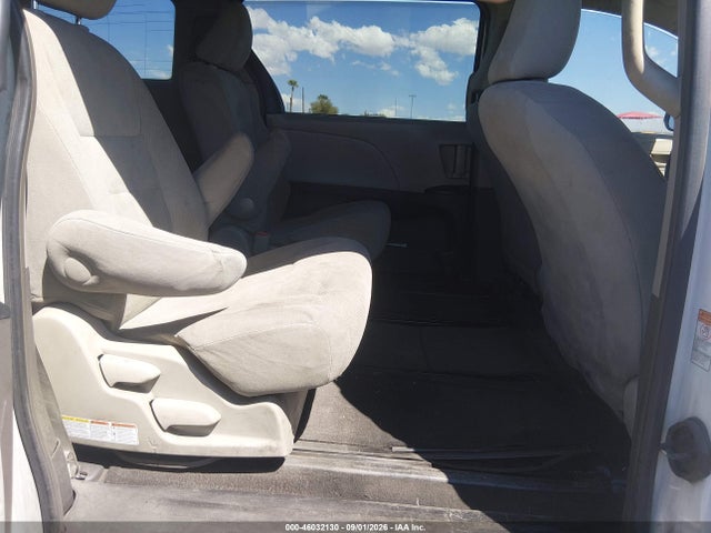 5TDZZ3DCXHS807976 Toyota Sienna L 7 Passenger