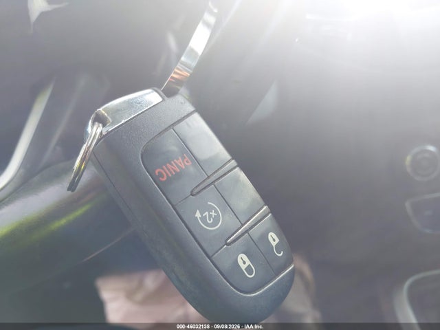 46032138 :رقم المزاد ، 3C4NJDBB9KT834279 vin ، 2019 Jeep Compass Latitude 4x4 مزاد بيع