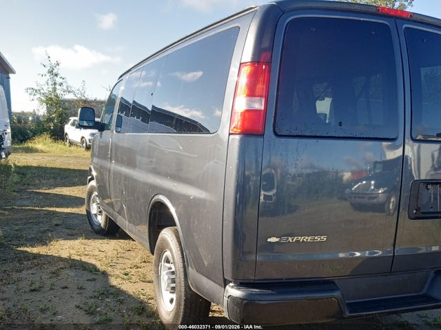 Chevrolet Express 2500 Ls 2017 1GNWGEFG9H1101252 Image 3