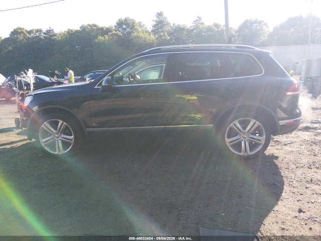 Продаж на аукціоні авто 2017 Volkswagen Touareg V6 Executive, vin: WVGGF7BP3HD001207, номер лоту: 46032404