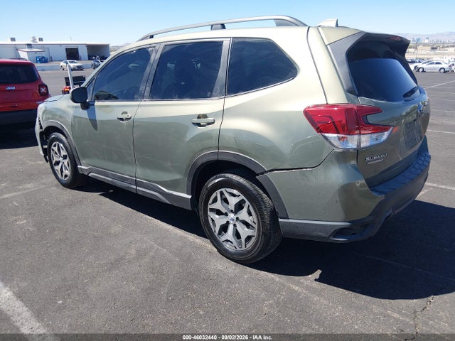 Subaru Forester Premium 2019 JF2SKAECXKH412265 Image 3