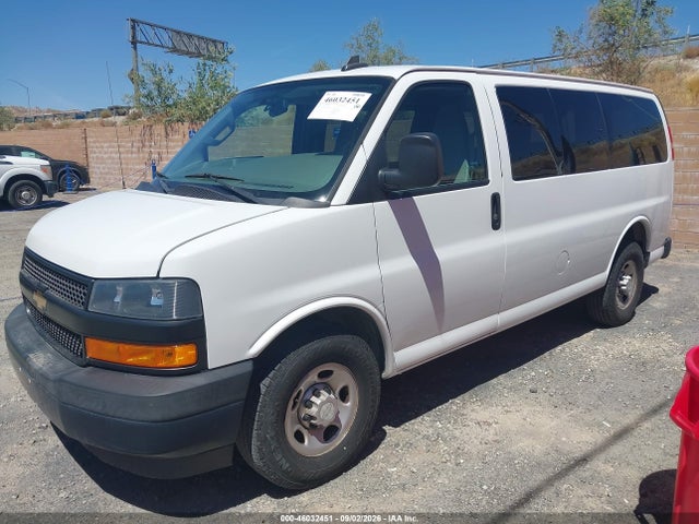Chevrolet Express 2500 Ls 2018 1GAWGEFG8J1284215 Image 2