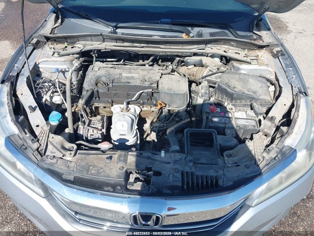 46032453 :رقم المزاد ، 1HGCR2F14HA213250 vin ، 2017 Honda Accord Sport Se مزاد بيع