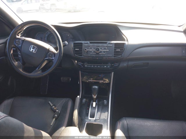 46032453 :رقم المزاد ، 1HGCR2F14HA213250 vin ، 2017 Honda Accord Sport Se مزاد بيع