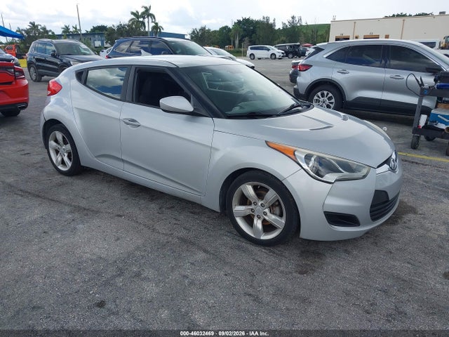 2015 Hyundai Veloster მანქანა იყიდება აუქციონზე, vin: KMHTC6AD2FU234372, აუქციონის ნომერი: 46032469