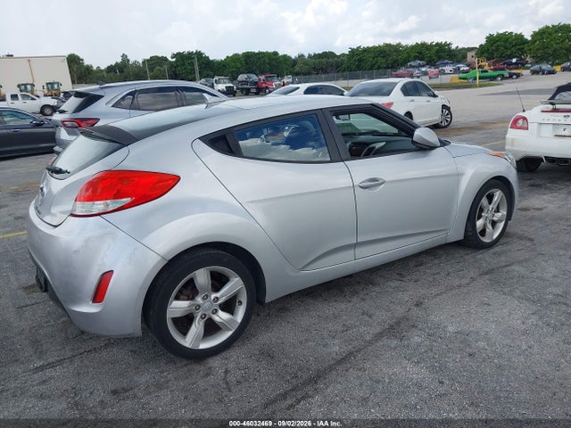 2015 Hyundai Veloster მანქანა იყიდება აუქციონზე, vin: KMHTC6AD2FU234372, აუქციონის ნომერი: 46032469