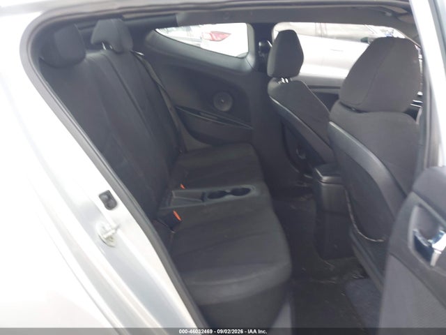 2015 Hyundai Veloster მანქანა იყიდება აუქციონზე, vin: KMHTC6AD2FU234372, აუქციონის ნომერი: 46032469