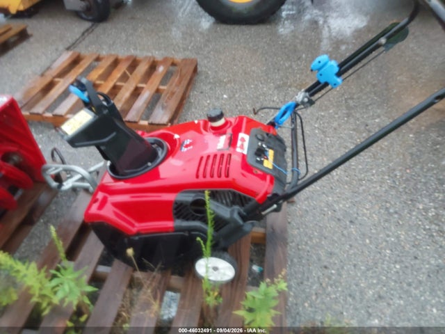 46032491 :رقم المزاد ، 313000863 vin ، 2004 Toro 21
