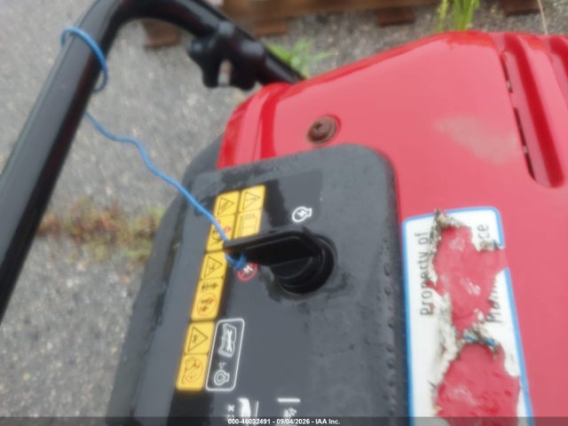 2004 Toro 21 Snow Blower მანქანა იყიდება აუქციონზე, vin: 313000863, აუქციონის ნომერი: 46032491