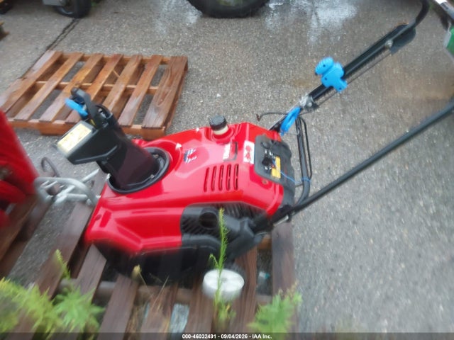 2004 Toro 21 Snow Blower მანქანა იყიდება აუქციონზე, vin: 313000863, აუქციონის ნომერი: 46032491