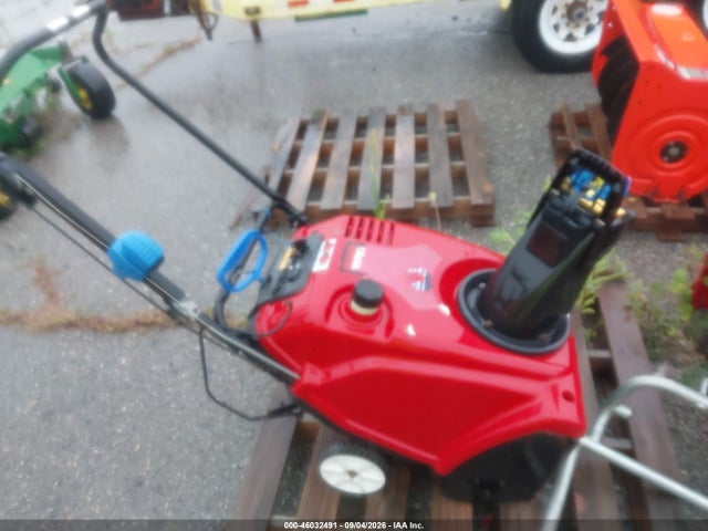 2004 Toro 21 Snow Blower მანქანა იყიდება აუქციონზე, vin: 313000863, აუქციონის ნომერი: 46032491