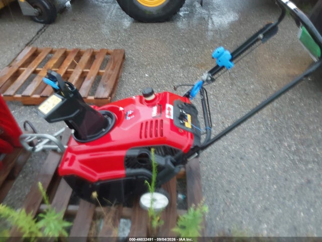 2004 Toro 21 Snow Blower მანქანა იყიდება აუქციონზე, vin: 313000863, აუქციონის ნომერი: 46032491