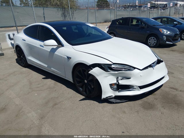 46032534 :رقم المزاد ، 5YJSA1E2XJF273035 vin ، 2018 Tesla Model S 100d/75d/p100d مزاد بيع
