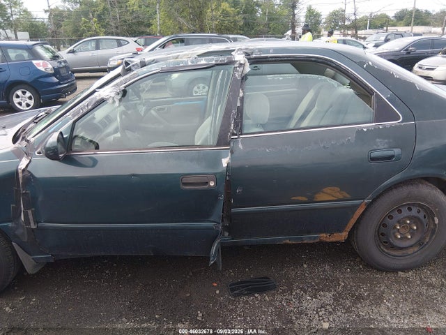 46032678 :رقم المزاد ، 4T1BG22K5VU786887 vin ، 1997 Toyota Camry Le مزاد بيع