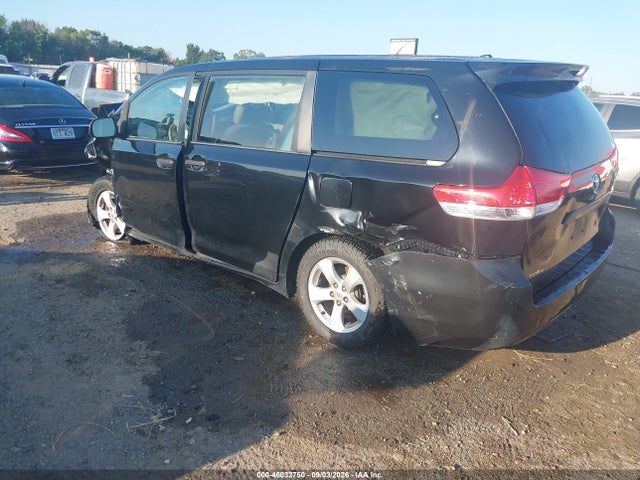 46032750 :رقم المزاد ، 5TDZK3DC2CS248937 vin ، 2012 Toyota Sienna Base V6 7 Passenger مزاد بيع
