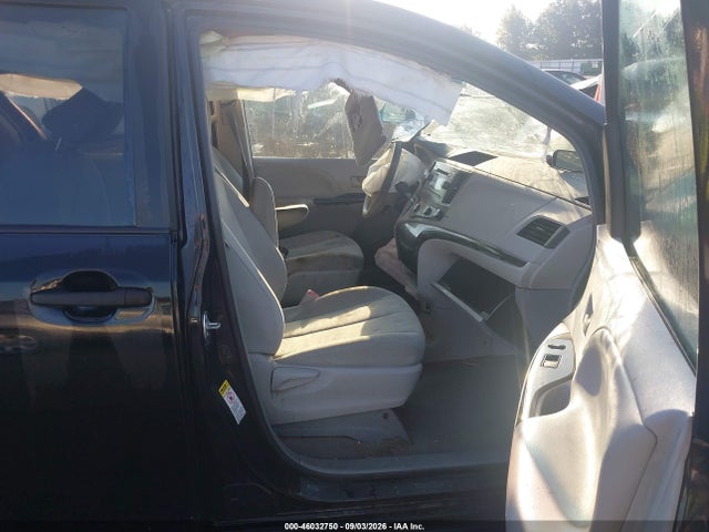 46032750 :رقم المزاد ، 5TDZK3DC2CS248937 vin ، 2012 Toyota Sienna Base V6 7 Passenger مزاد بيع