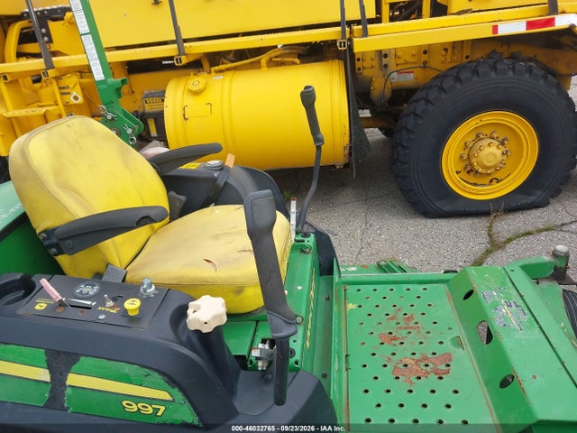 46032765 :رقم المزاد ، 1TC997SCLDF080618 vin ، 2004 John Derre Zero-turn Mowe 997sc3.072 Sd مزاد بيع