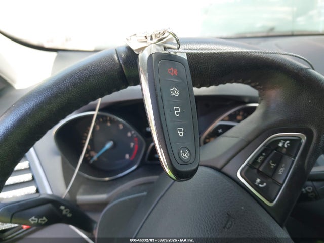 46032783 :رقم المزاد ، 1FMCU0J93HUA89318 vin ، 2017 Ford Escape Titanium مزاد بيع