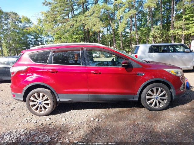 46032783 :رقم المزاد ، 1FMCU0J93HUA89318 vin ، 2017 Ford Escape Titanium مزاد بيع