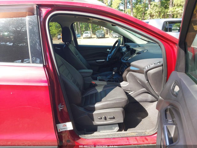 46032783 :رقم المزاد ، 1FMCU0J93HUA89318 vin ، 2017 Ford Escape Titanium مزاد بيع