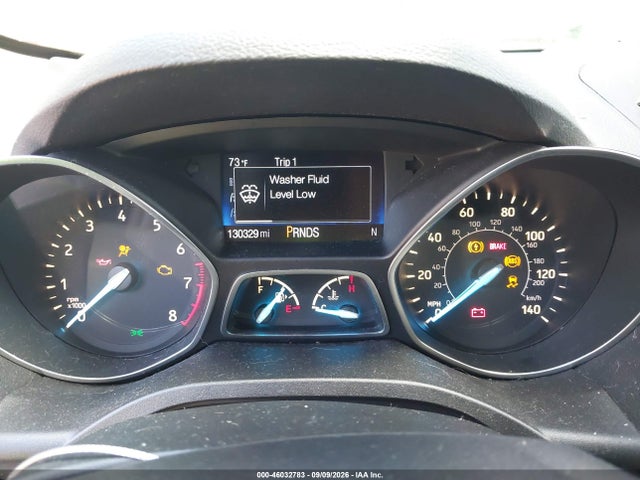 46032783 :رقم المزاد ، 1FMCU0J93HUA89318 vin ، 2017 Ford Escape Titanium مزاد بيع