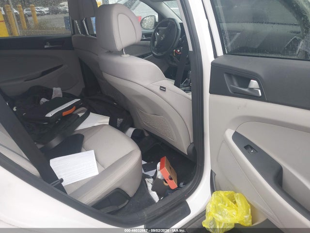 Продаж на аукціоні авто 2016 Hyundai Tucson Se, vin: KM8J33A45GU137951, номер лоту: 46032867