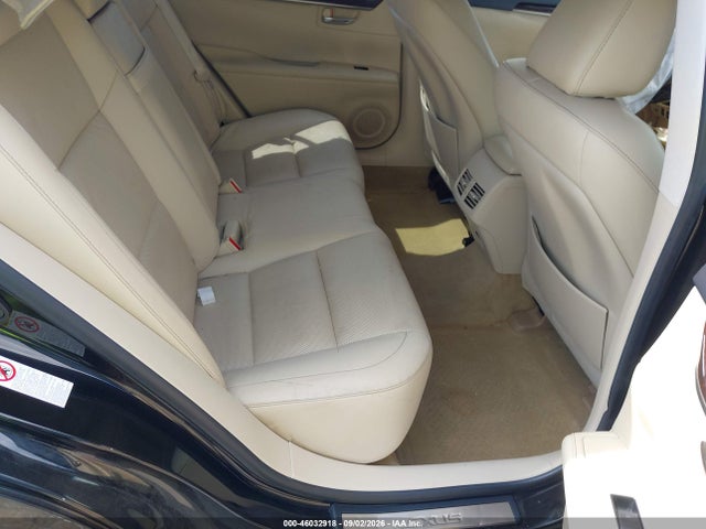 46032918 :رقم المزاد ، JTHBK1GGXF2170826 vin ، 2015 Lexus Es 350 مزاد بيع