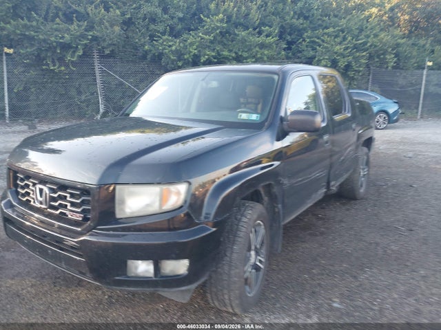 Honda Ridgeline Sport 2014 5FPYK1F73EB009637 Image 2