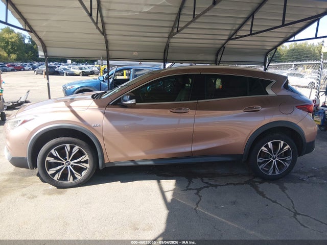 46033055 :رقم المزاد ، SJKCH5CR0HA020085 vin ، 2017 Infiniti Qx30 Premium مزاد بيع