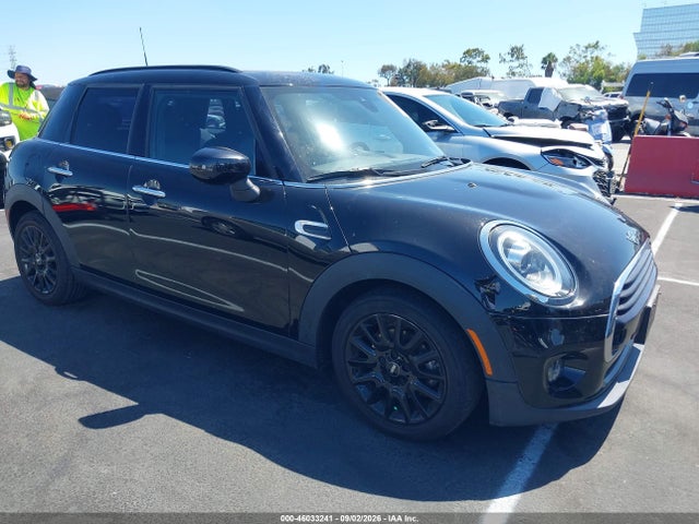 Mini Hardtop Cooper 2021 WMWXU7C02M2P48490 main image