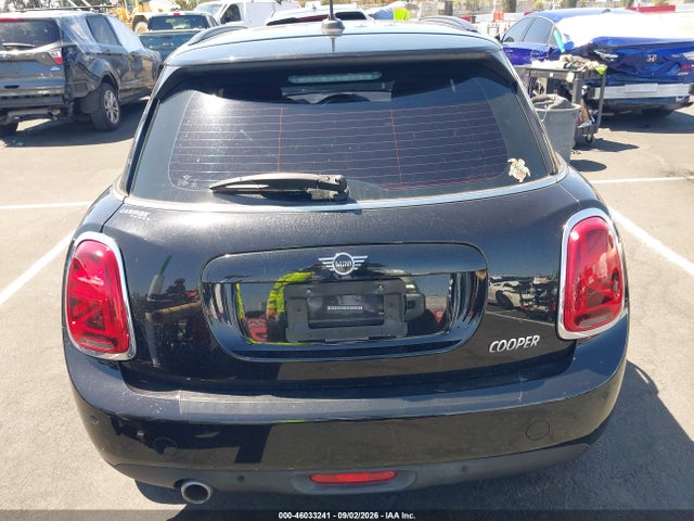 Mini Hardtop Cooper 2021 WMWXU7C02M2P48490 Image 17