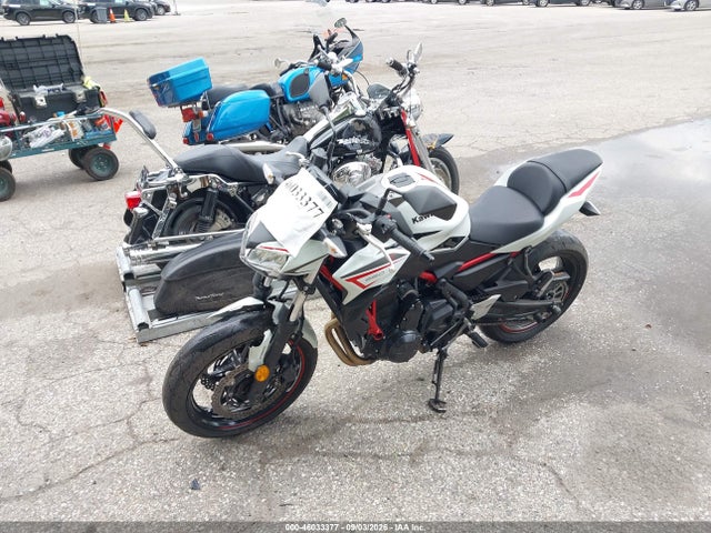 46033377 :رقم المزاد ، ML5EREK12NDA56999 vin ، 2022 Kawasaki Er650 K مزاد بيع