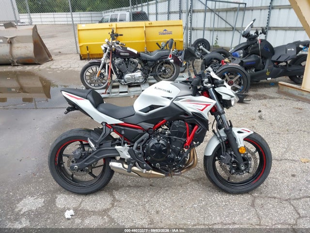 46033377 :رقم المزاد ، ML5EREK12NDA56999 vin ، 2022 Kawasaki Er650 K مزاد بيع