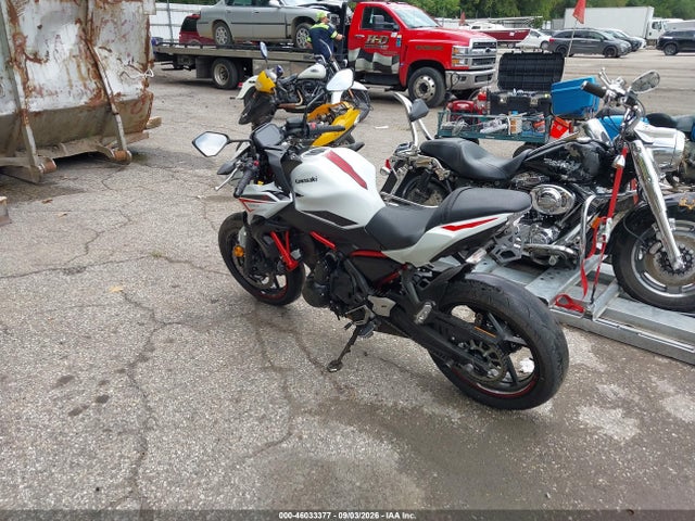 46033377 :رقم المزاد ، ML5EREK12NDA56999 vin ، 2022 Kawasaki Er650 K مزاد بيع
