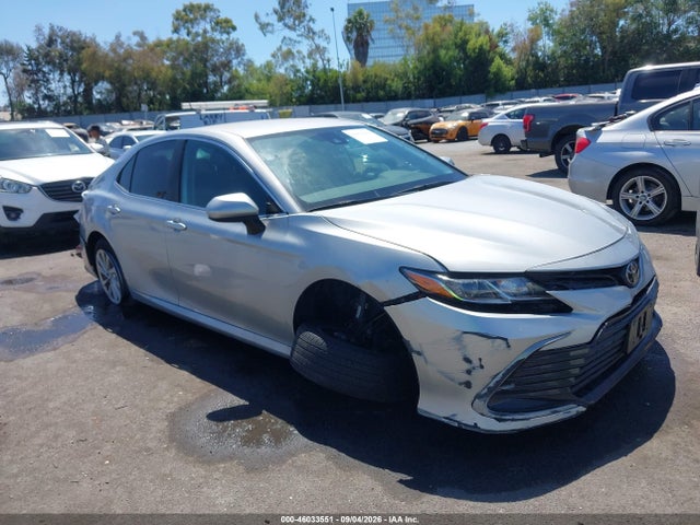 Продаж на аукціоні авто 2021 Toyota Camry Le, vin: 4T1C11AKXMU471177, номер лоту: 46033551