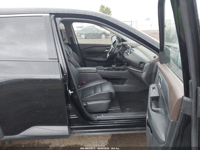 46033573 :رقم المزاد ، JN8AT3BB7MW221758 vin ، 2021 Nissan Rogue Sv Intelligent Awd مزاد بيع