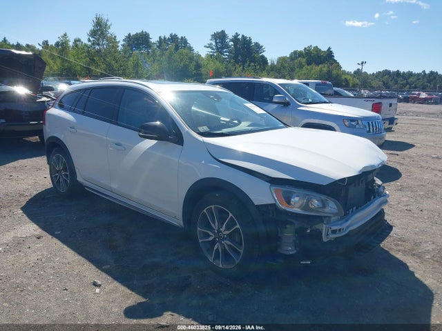 Volvo V60 Cross Country T5 2015 YV4612HK1F1000503 main image