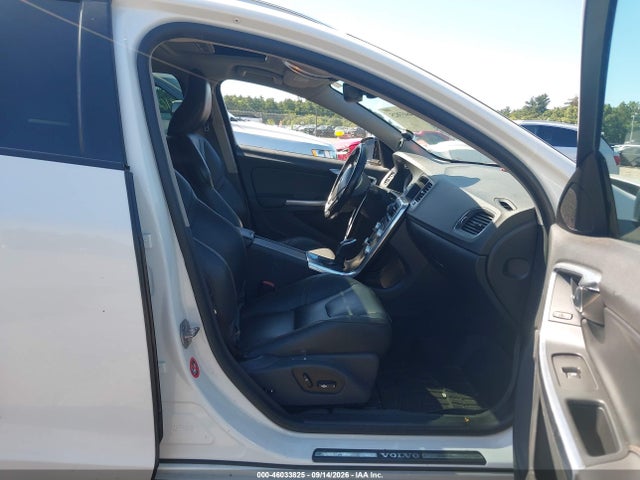 YV4612HK1F1000503 Volvo V60 Cross Country T5
