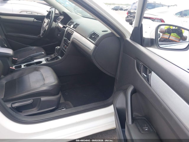 2013 Volkswagen Passat 2.5l Se მანქანა იყიდება აუქციონზე, vin: 1VWBH7A36DC004610, აუქციონის ნომერი: 46034043