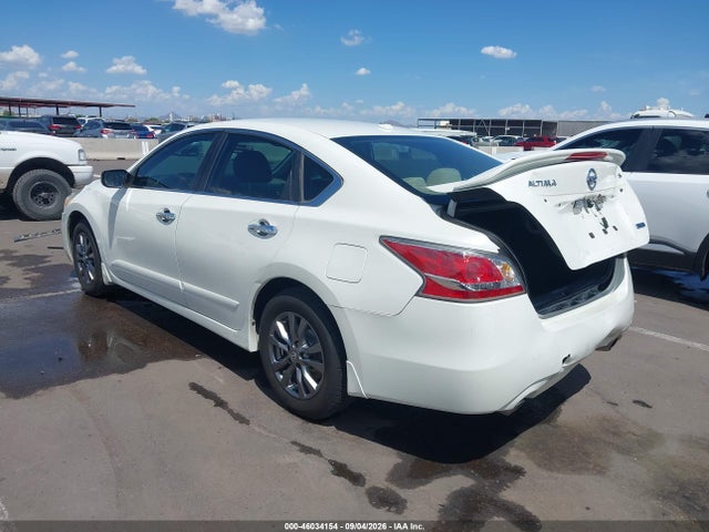 Nissan Altima 2.5 S 2015 1N4AL3AP7FC577680 Image 3