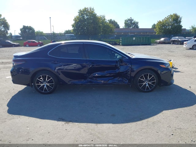 46034173 :رقم المزاد ، 4T1G11AK3NU633492 vin ، 2022 Toyota Camry Se مزاد بيع