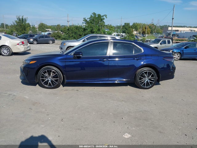 46034173 :رقم المزاد ، 4T1G11AK3NU633492 vin ، 2022 Toyota Camry Se مزاد بيع