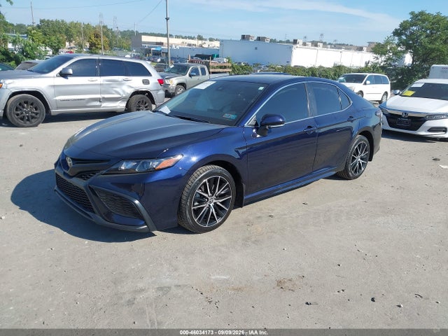 46034173 :رقم المزاد ، 4T1G11AK3NU633492 vin ، 2022 Toyota Camry Se مزاد بيع