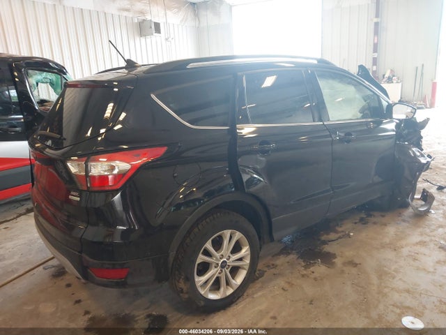46034206 :رقم المزاد ، 1FMCU0HD0JUA20375 vin ، 2018 Ford Escape Sel مزاد بيع