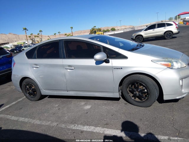 Toyota Prius Two 2015 JTDKN3DU0F0397341 Image 13