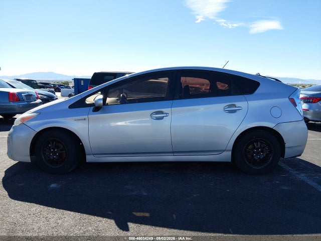 Toyota Prius Two 2015 JTDKN3DU0F0397341 Image 14